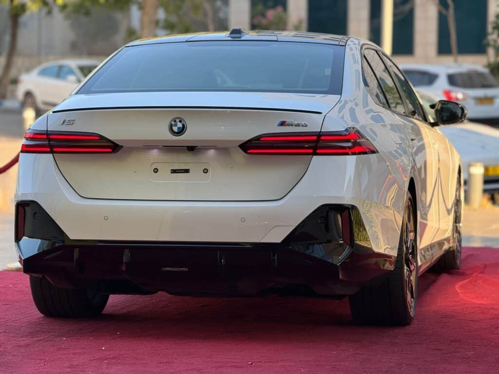 BMW i5 M60