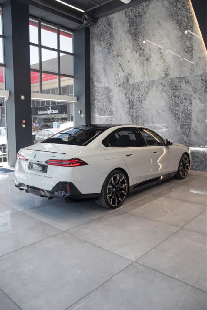 BMW i5