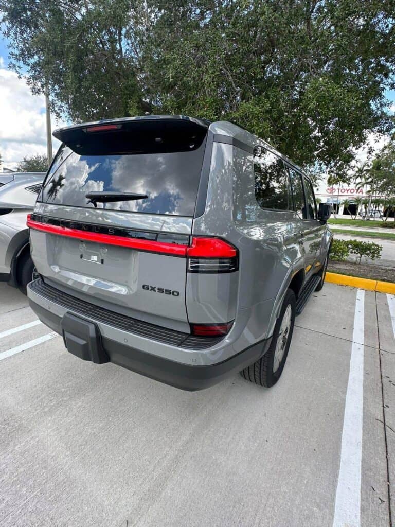 לקסוס GX 550