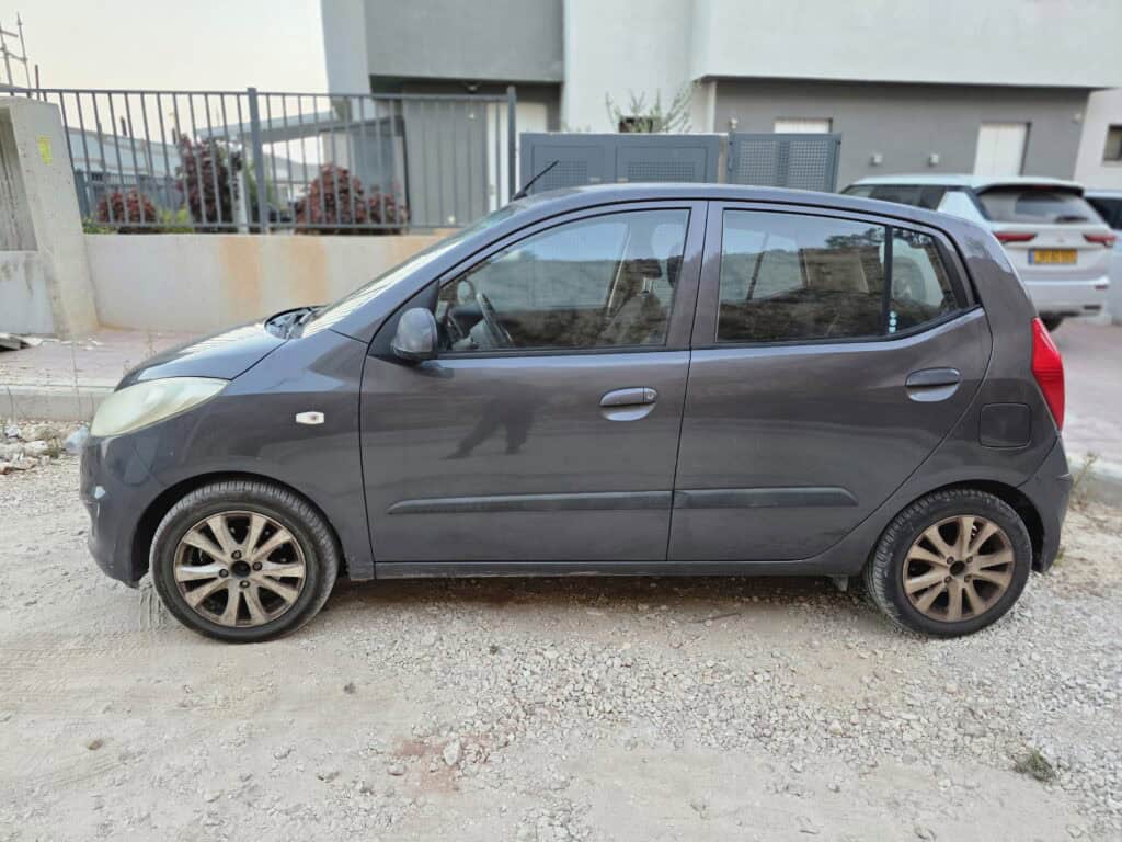 יונדאי i10, שנת 2012, גיר ידני, 155,000 קמ