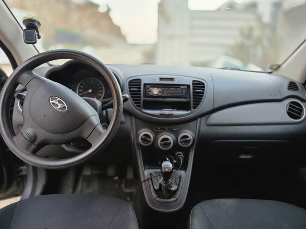 יונדאי i10, שנת 2012, גיר ידני, 155,000 קמ
