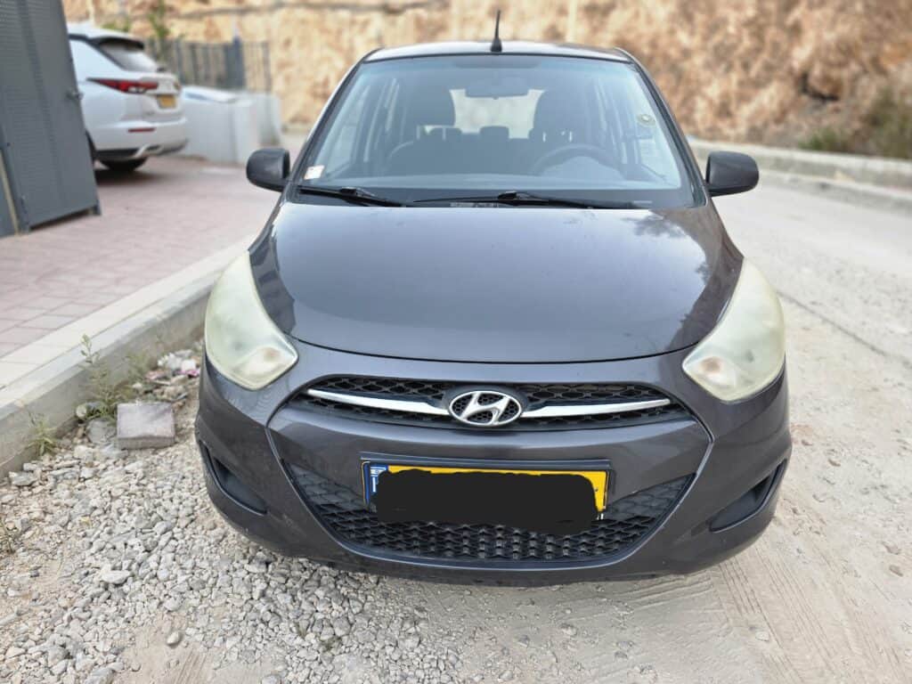 יונדאי i10, שנת 2012, גיר ידני, 155,000 קמ