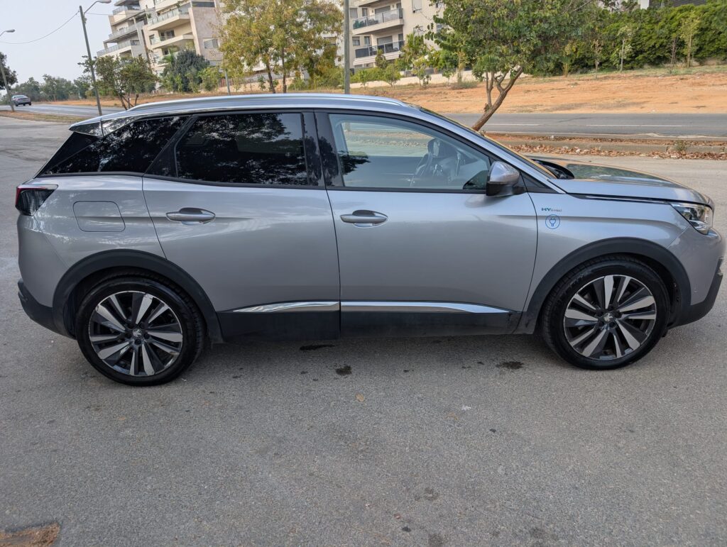 פיג'ו 3008 PREMIUM פלאג-אין