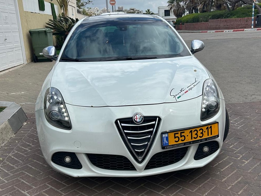 אלפא רומיאו ג'ולייטה דגם מילאנו
